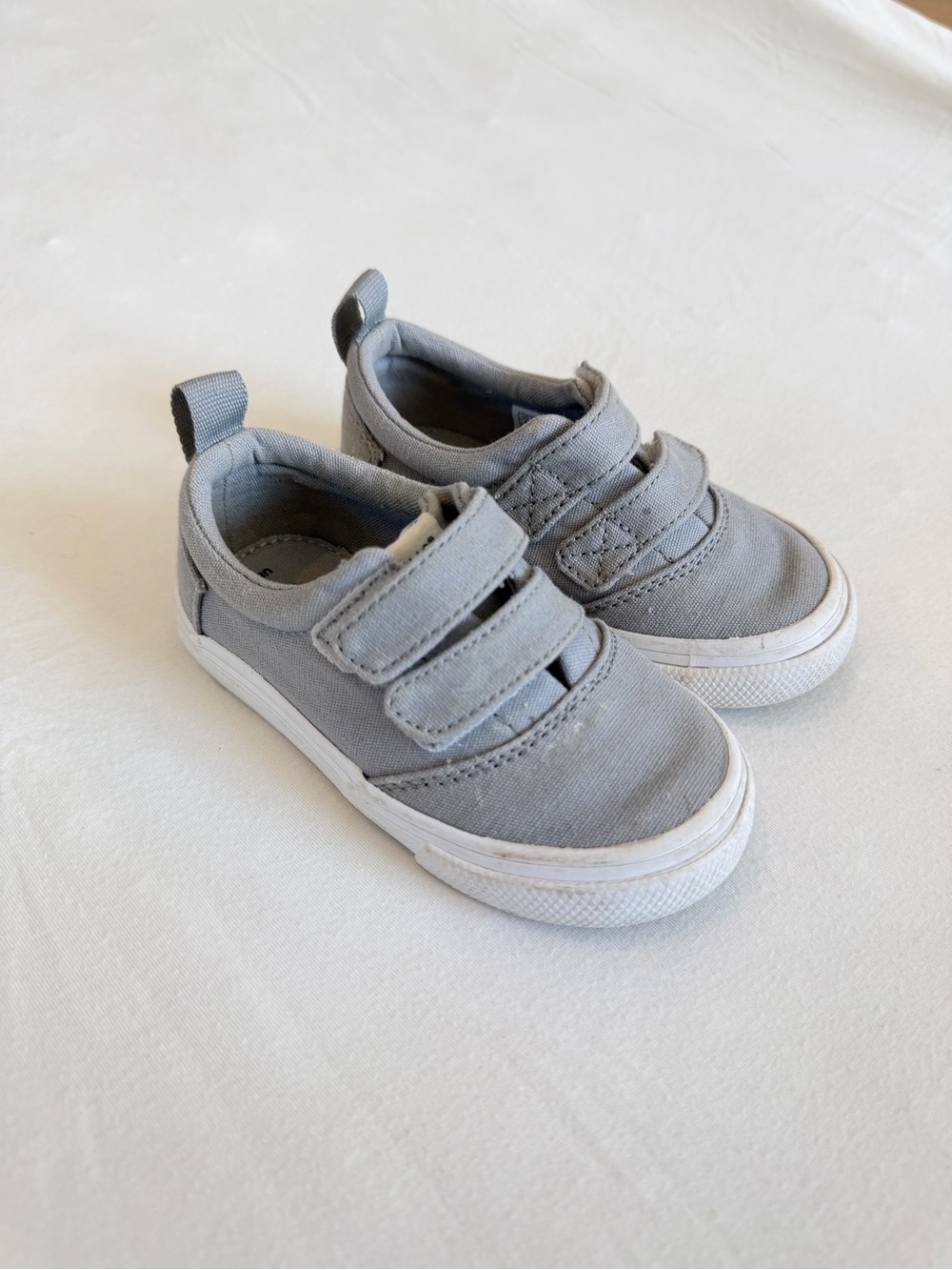Toms Kids Gray and White Velcro Shoes Toddler Size 6